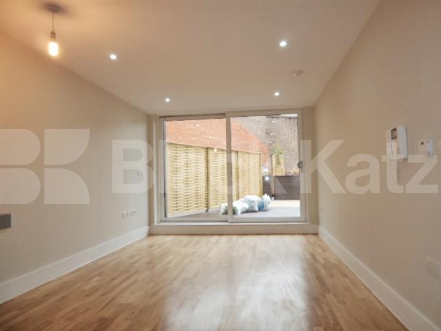 			New Instruction , 2 Bedroom, 1 bath, 1 reception Apartment			 Camberwell New Road , Oval/Camberwell